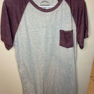 Men’s top with pocket